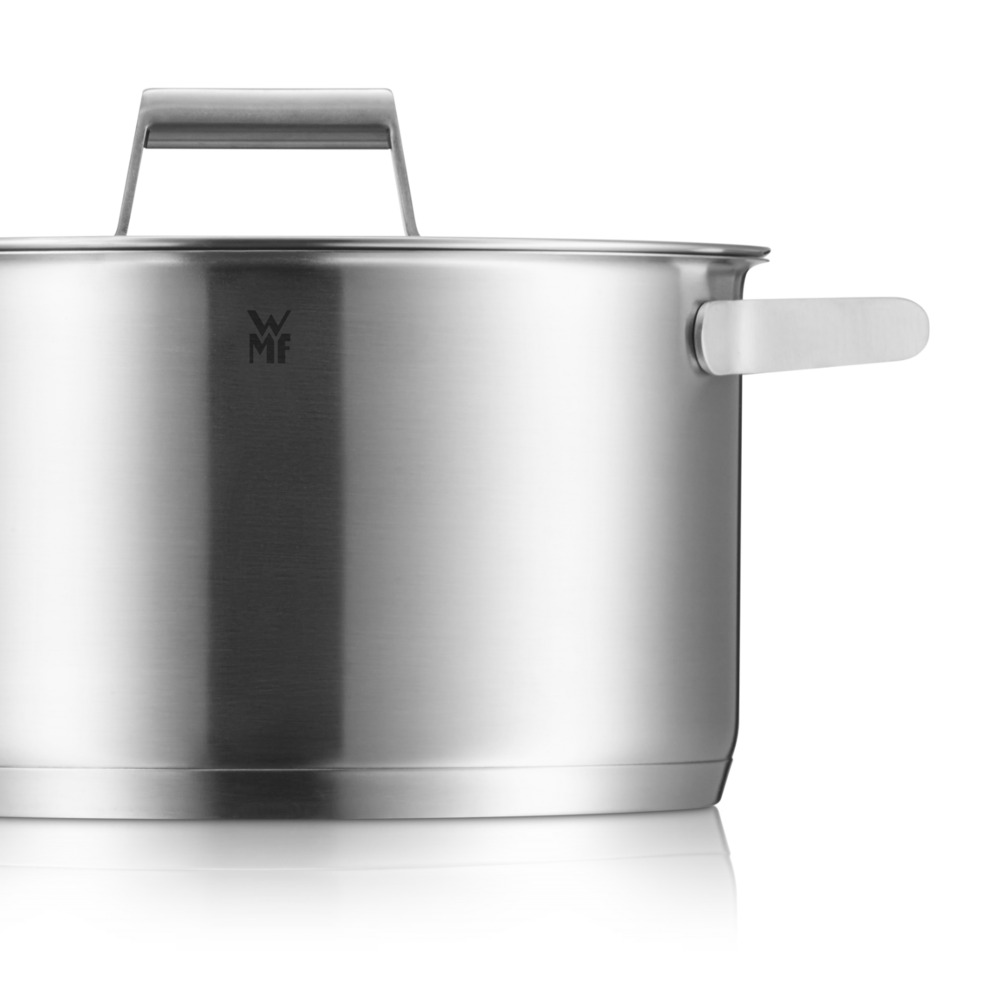 <b>Hard-wearing Cromargan®</b>